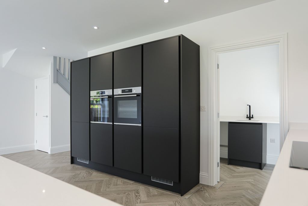 Property photo 3 of 24 Picture 3