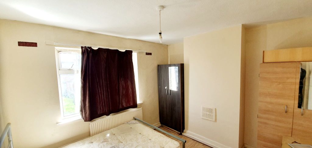 Property photo 3 of 4