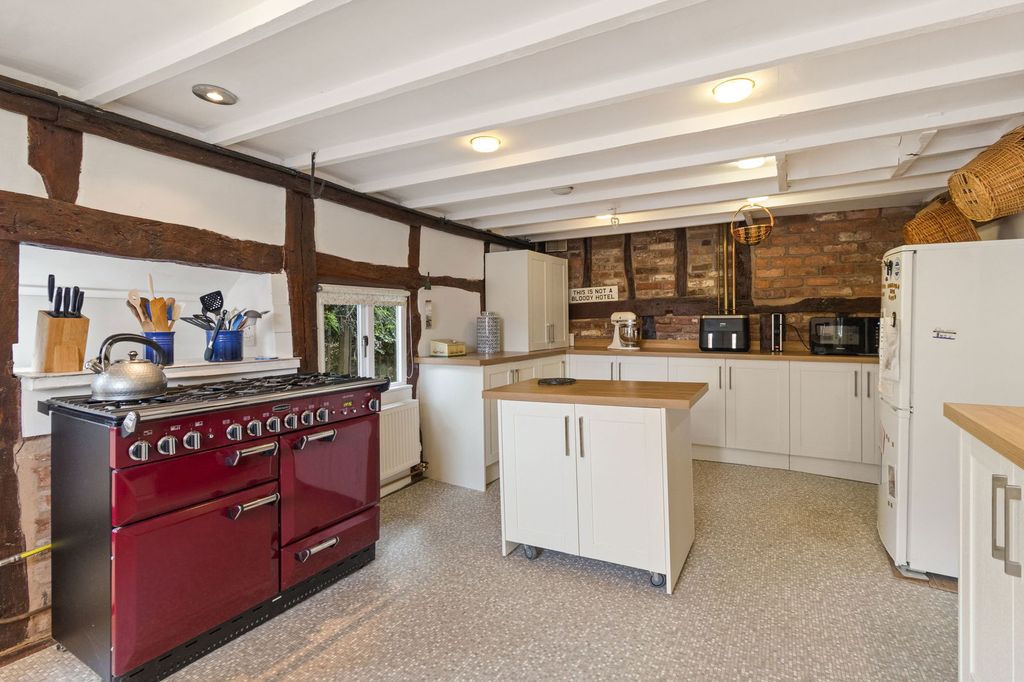 Property photo 3 of 27