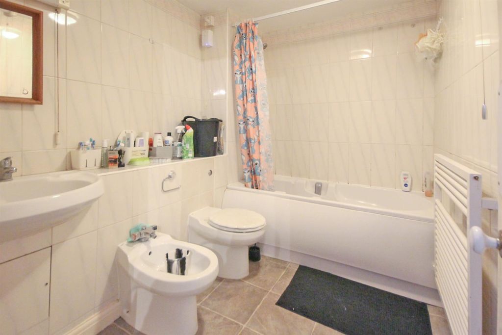 Property photo 3 of 6 Bathroom