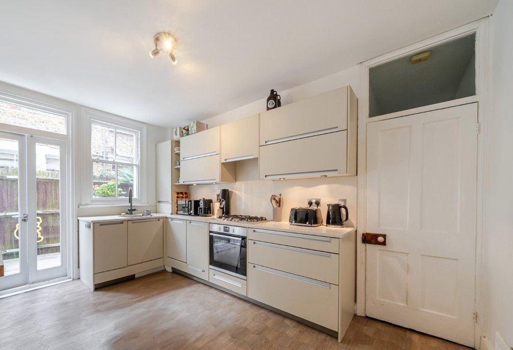 Property photo 3 of 11 Picture No. 27