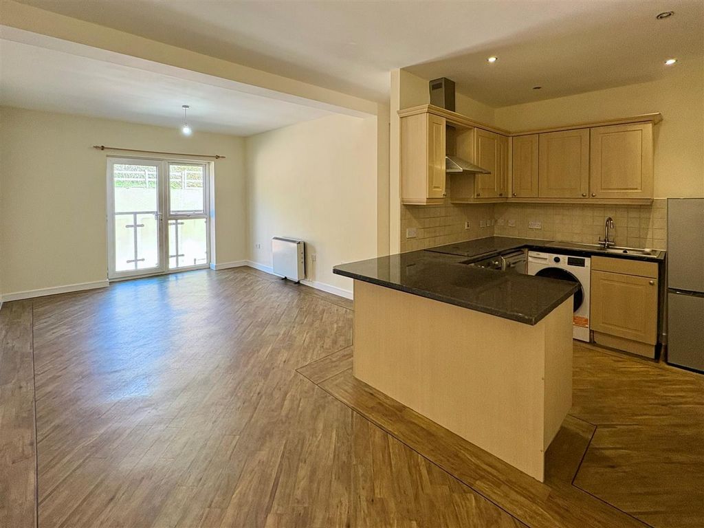 Property photo 2 of 12 Louis 1.Jpg