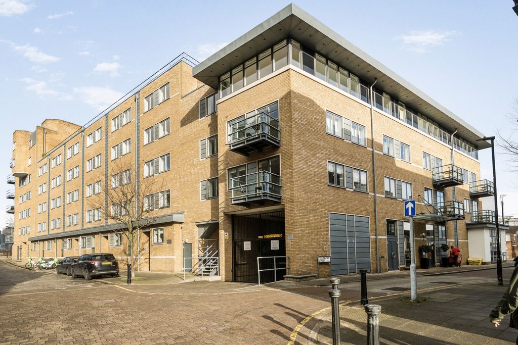 Property photo 1 of 15 External