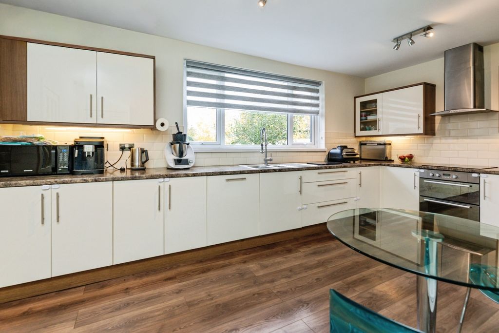 Property photo 2 of 20 Pbox-Img.Jpg