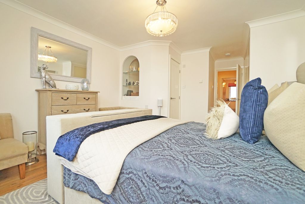 Additional image 38 of 5 bed terraced house for saleSennen Place, Port Solent, Portsmouth PO6