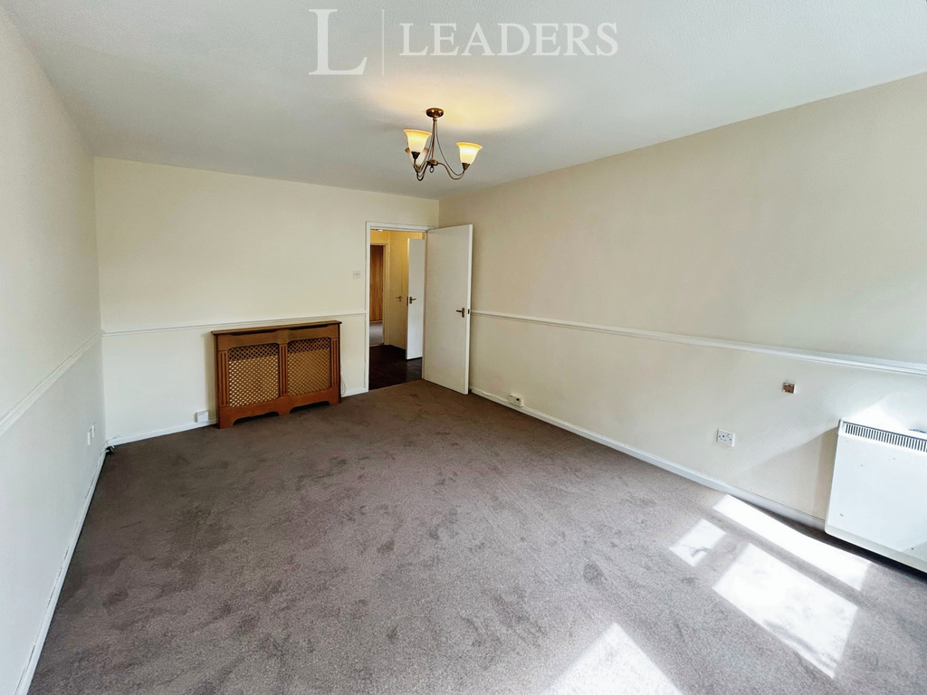 Property photo 3 of 10 5E07B112-Living_20Ro