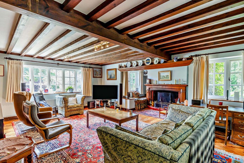 Property photo 3 of 22 Sitting Room