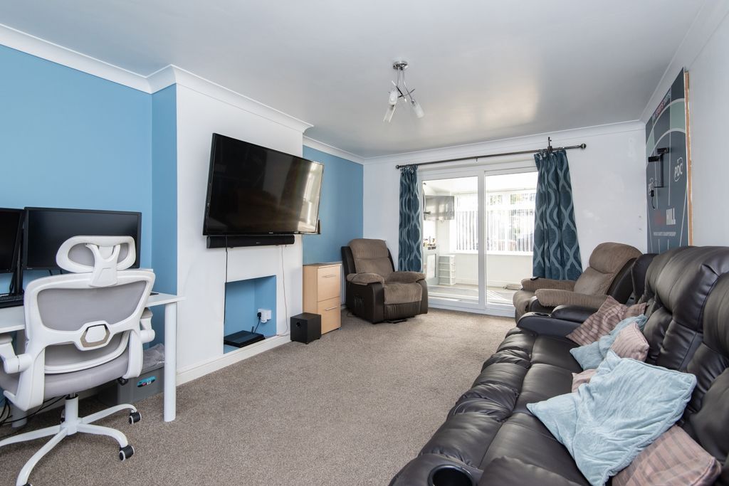 Property photo 2 of 20 2