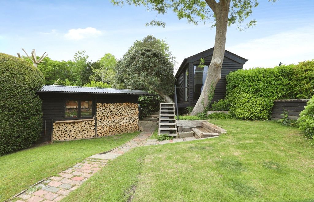 Property photo 2 of 20 Picture No. 32