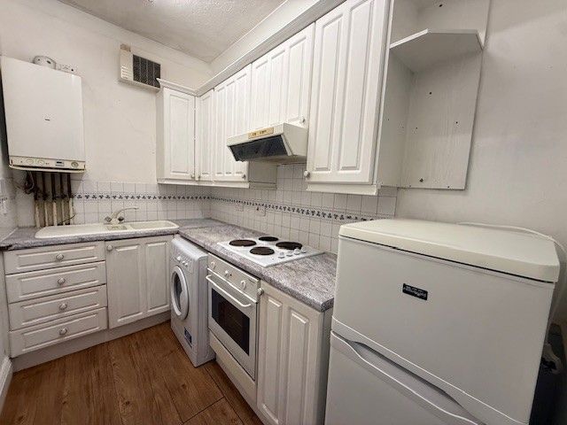 Property photo 2 of 9 Kitchen