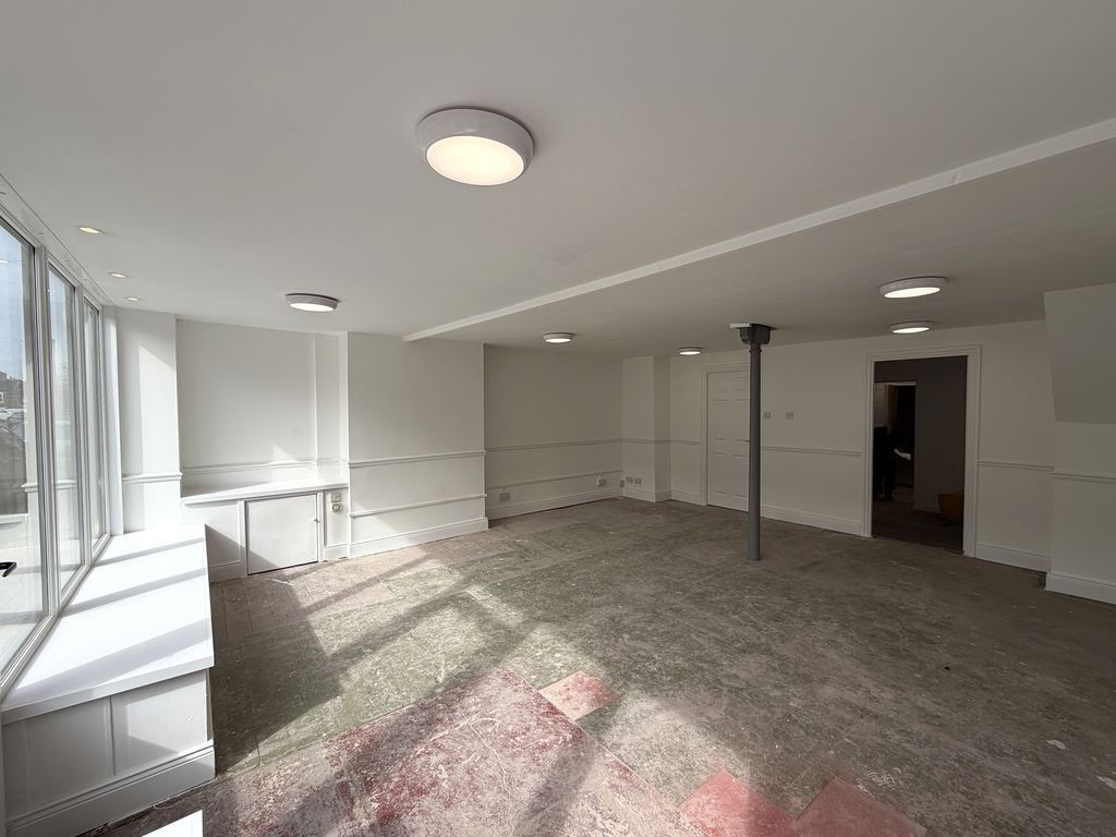 Property photo 3 of 11 Photo 4