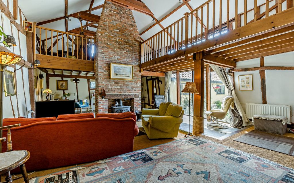Property photo 3 of 22 Sitting Room