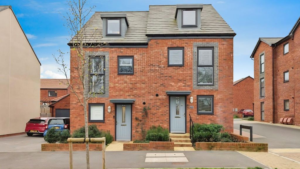 Property photo 1 of 24 508 Dowsell Way Front Shot d.Jpg