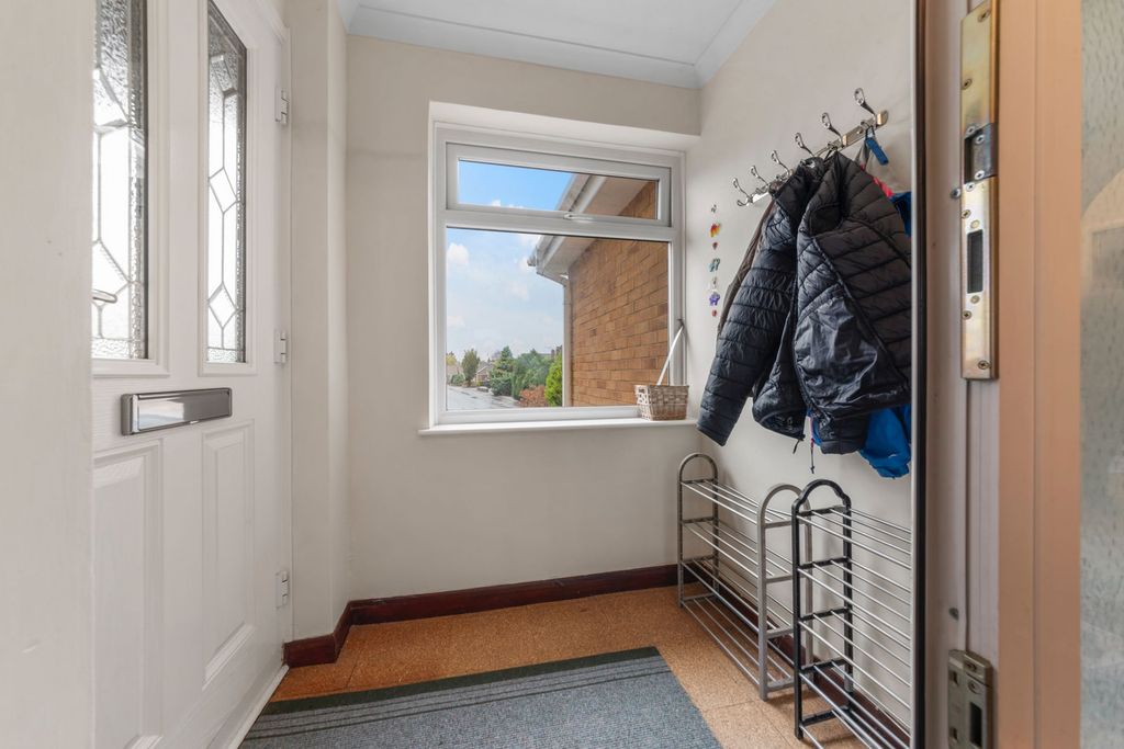 Property photo 3 of 31