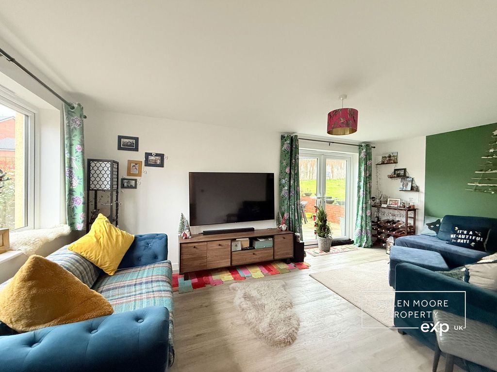 Property photo 2 of 11