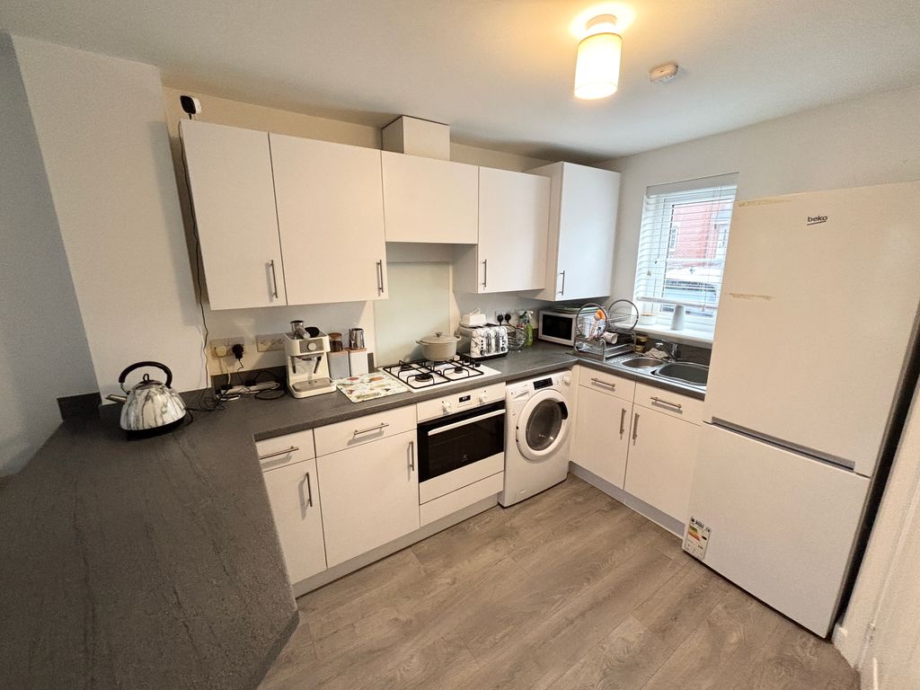 Property photo 3 of 28