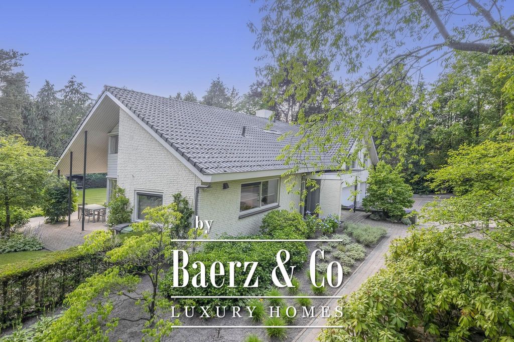 Property photo 1 of 83