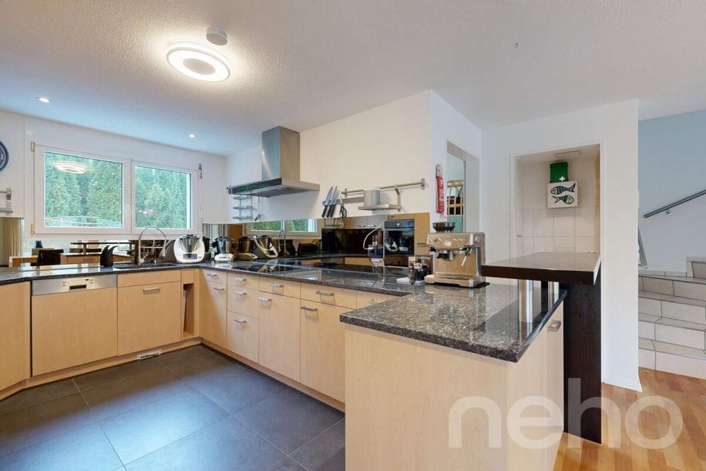 Property photo 3 of 12