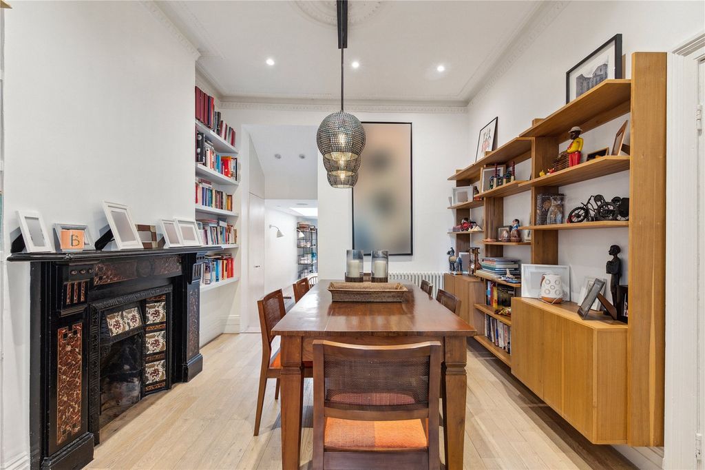 Property photo 3 of 14 Dining Area