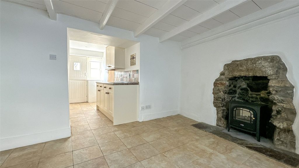 Property photo 2 of 31 House