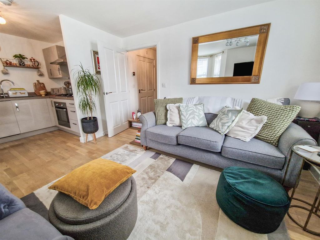 Property photo 3 of 16 1000077623.Jpg