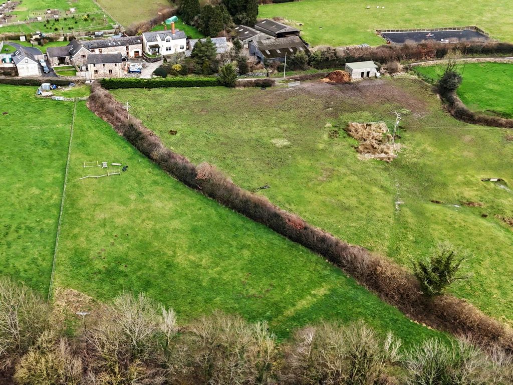 Property photo 2 of 28