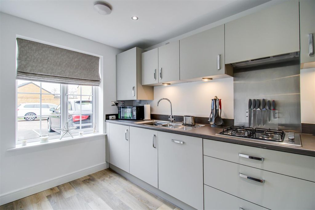 Property photo 3 of 13