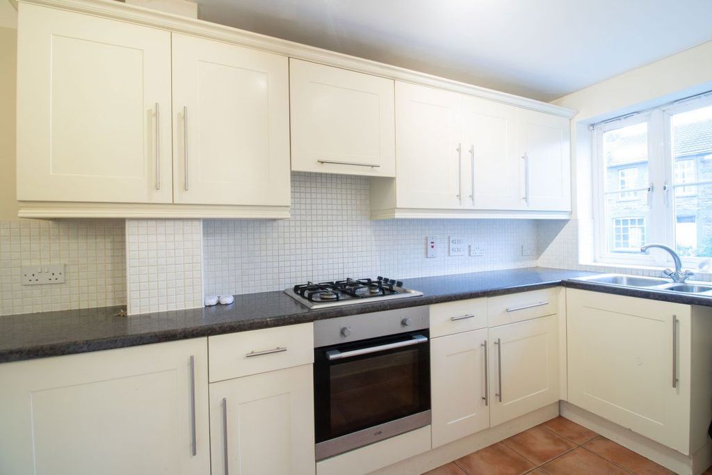 Property photo 2 of 21