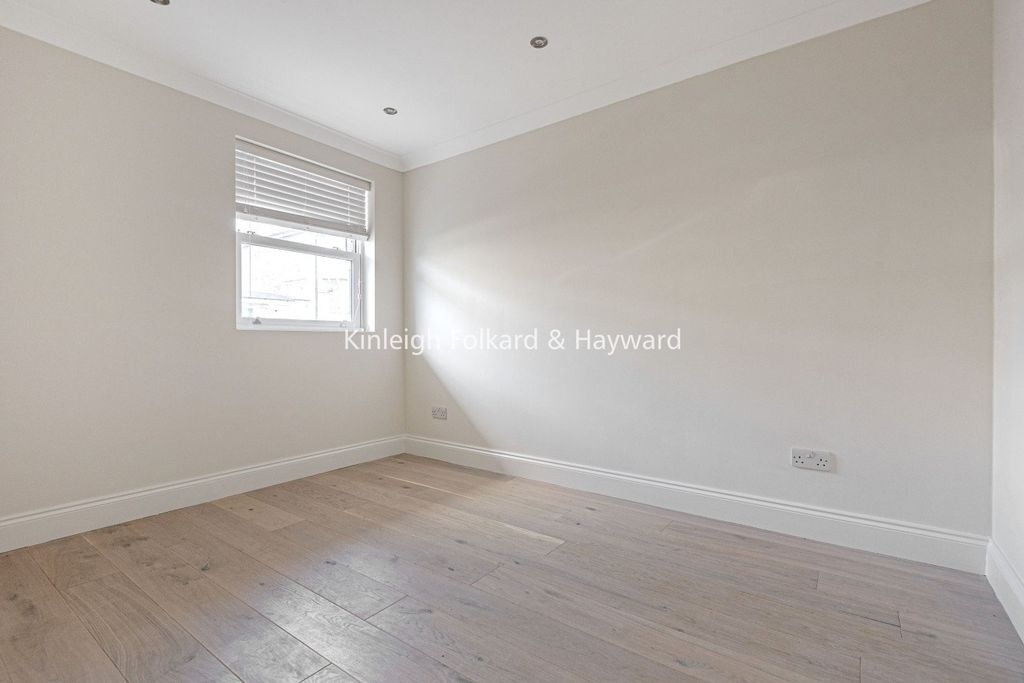 Property photo 3 of 6 Picture 3