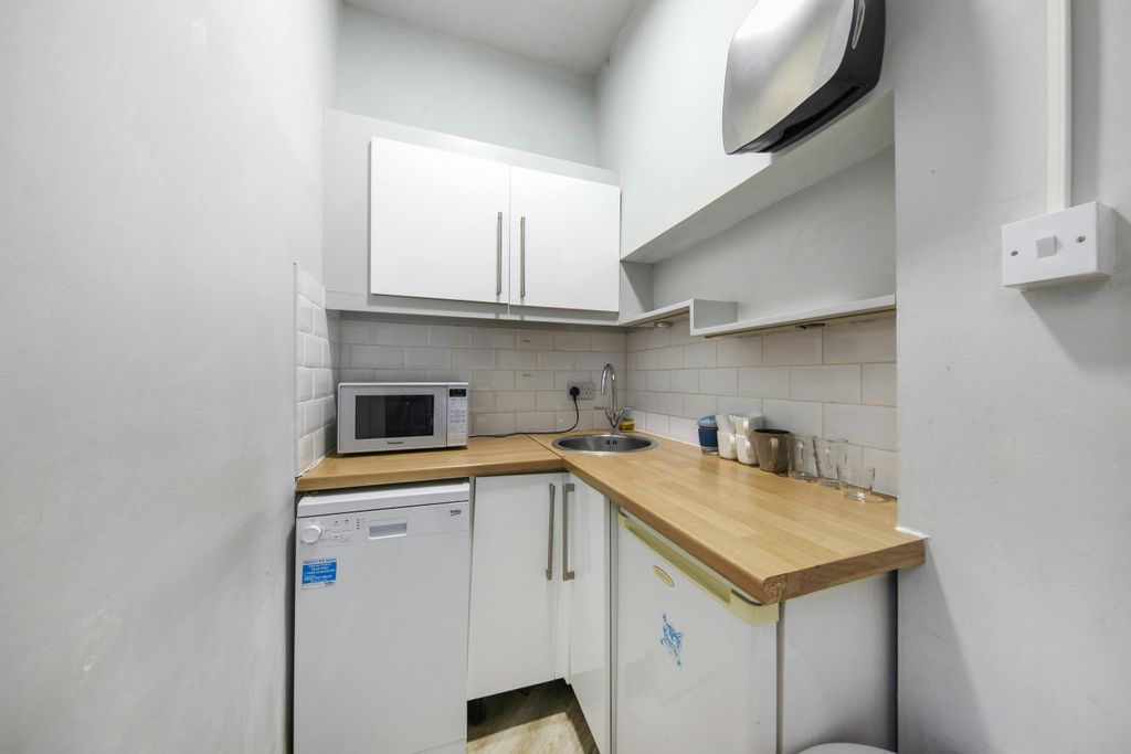 Property photo 2 of 5 54 Marshall Street   Goaydoq1Pbpwcplueqlb.Jpg