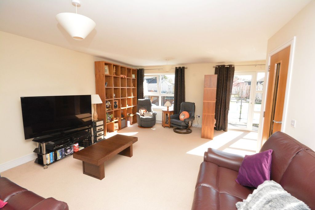 Property photo 2 of 22