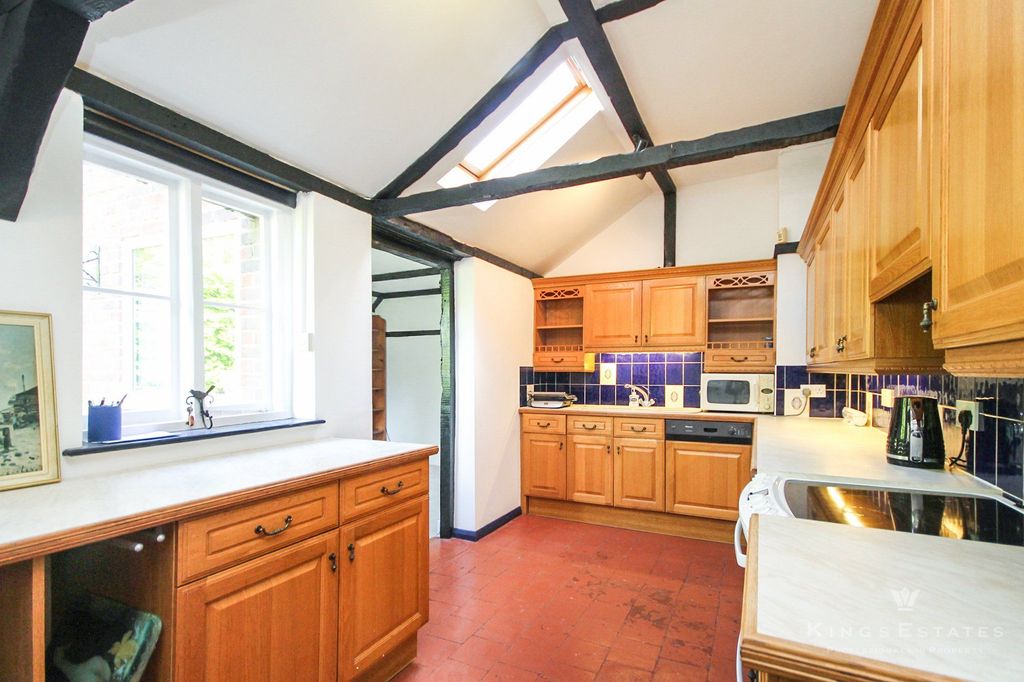 Property photo 2 of 20