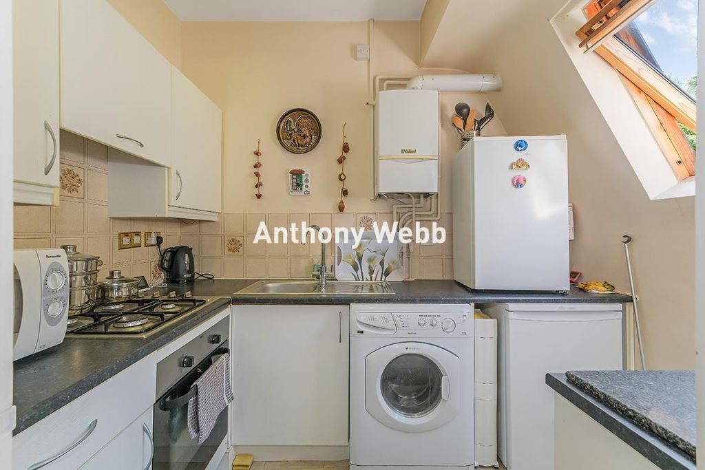 Property photo 3 of 13 Kitchen