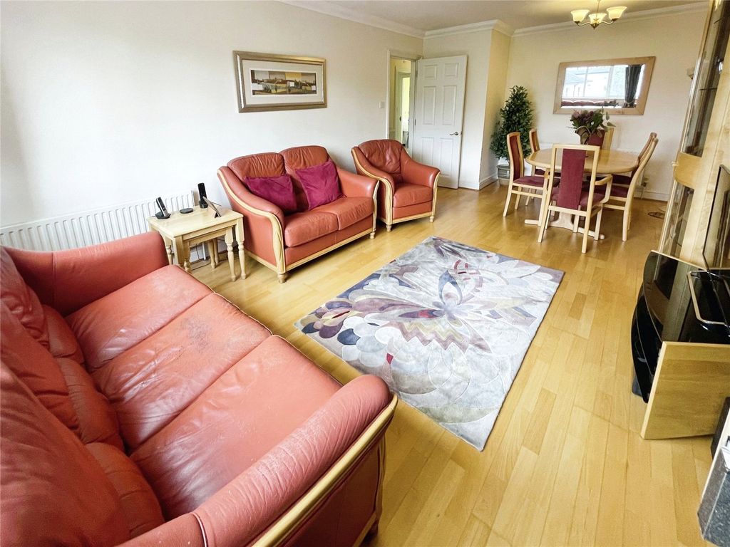 Property photo 2 of 10 Lounge