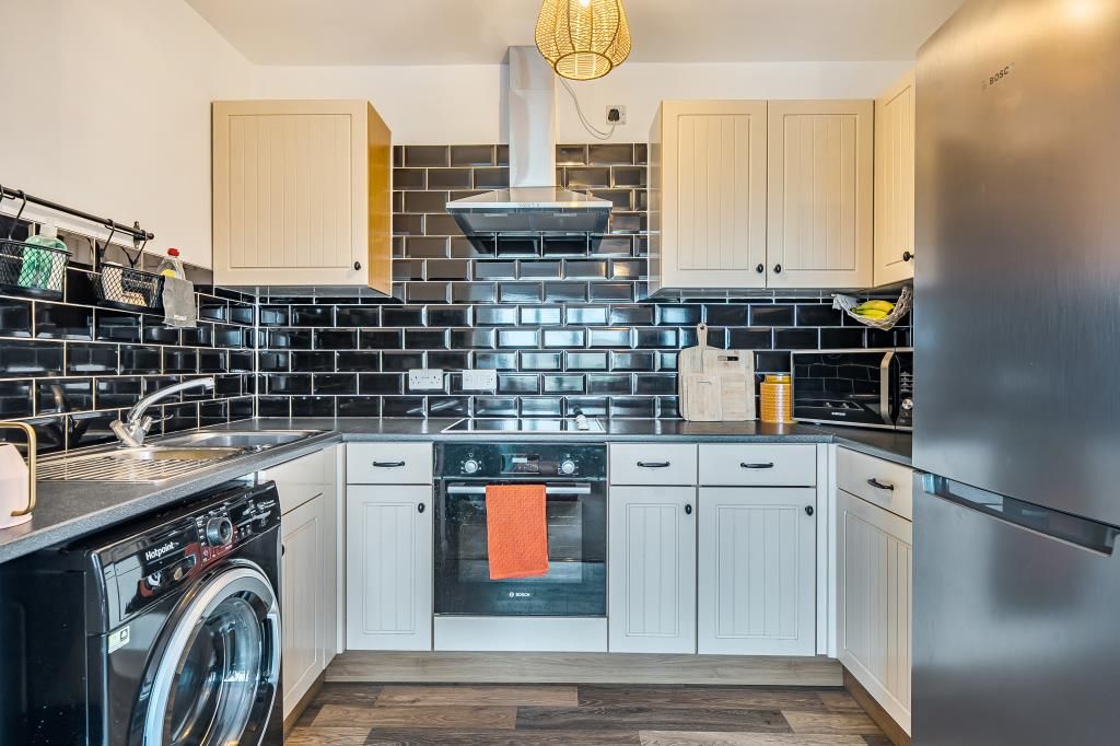 Property photo 2 of 20 Kitchen