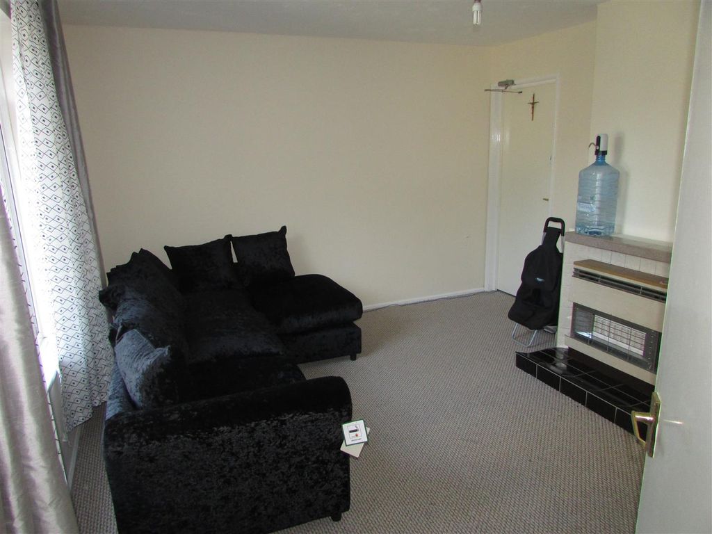 Property photo 3 of 10 002.Jpg