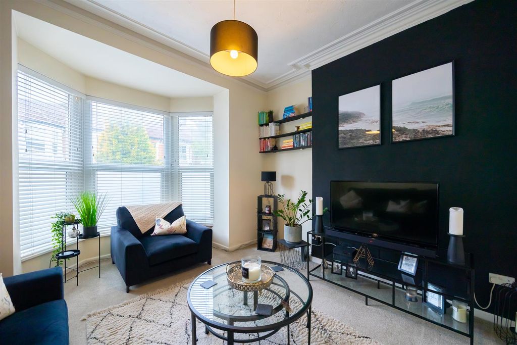 Property photo 1 of 19 1.Lounge.Jpg