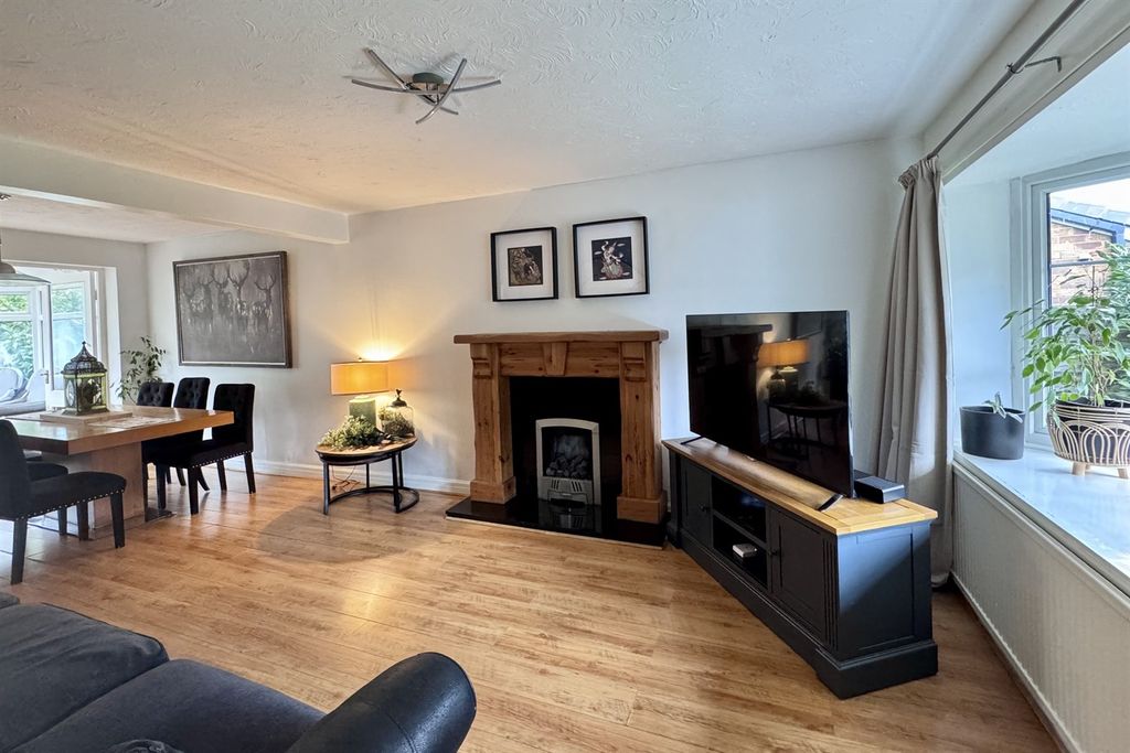 Additional image 5 of 4 bed detached house for saleShropshire Drive, Glossop SK13