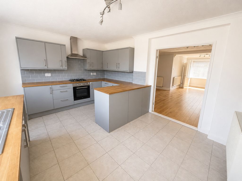 Property photo 3 of 13 Picture No. 12