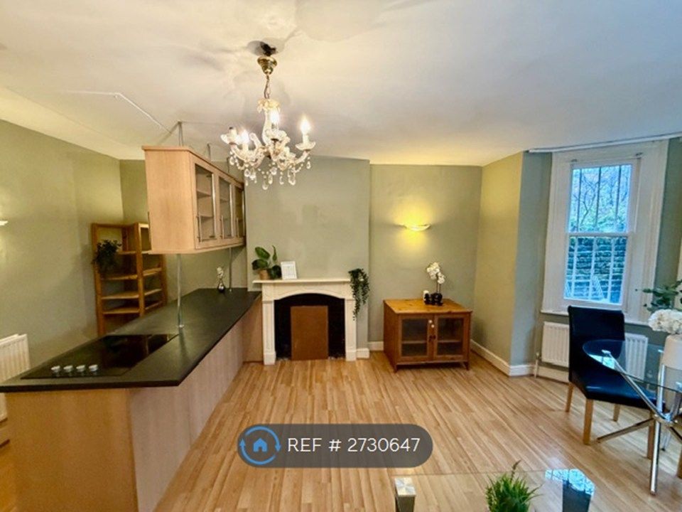 Property photo 2 of 32