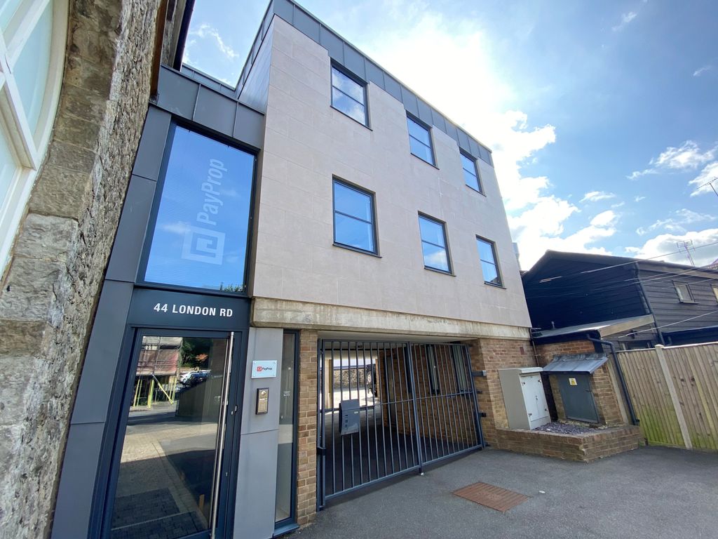 Property photo 1 of 3