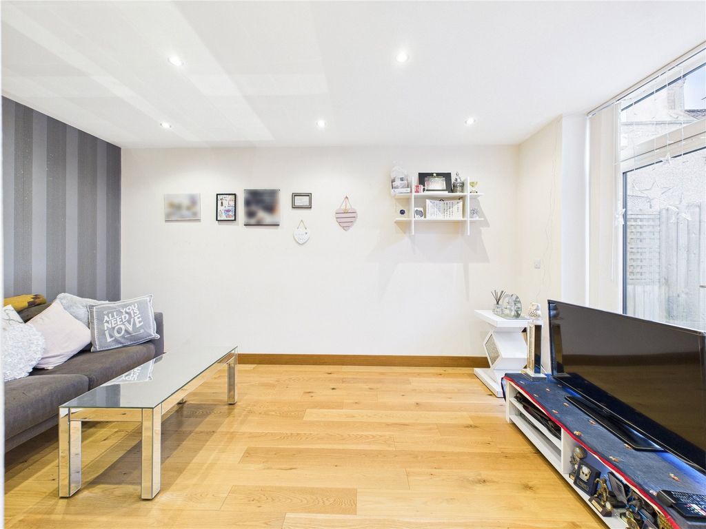 Property photo 3 of 15 Picture No. 04