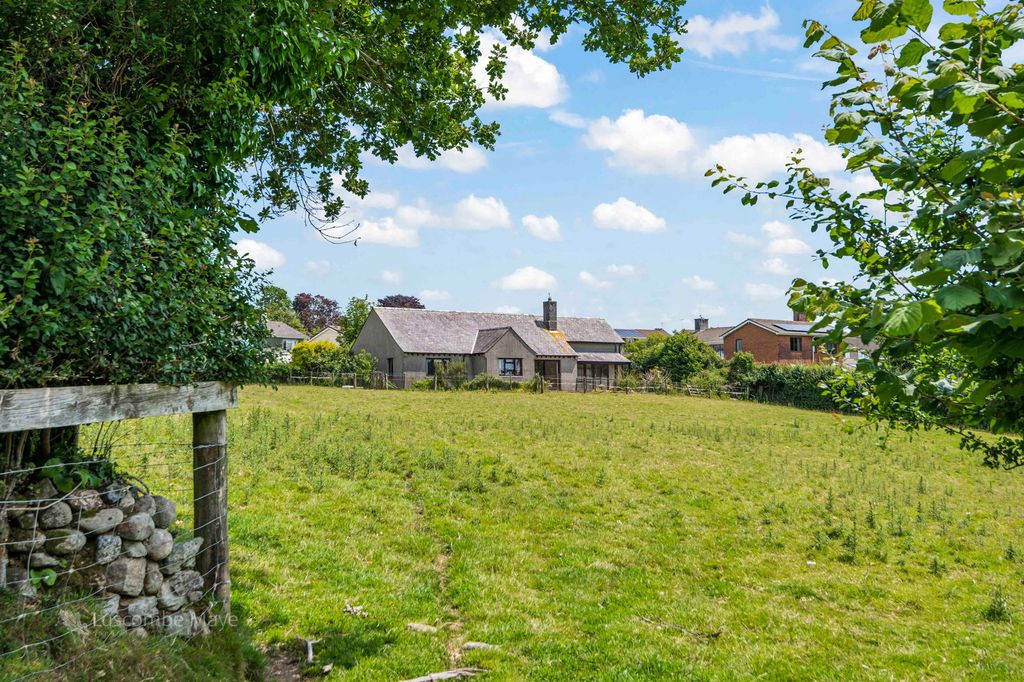 Property photo 1 of 27