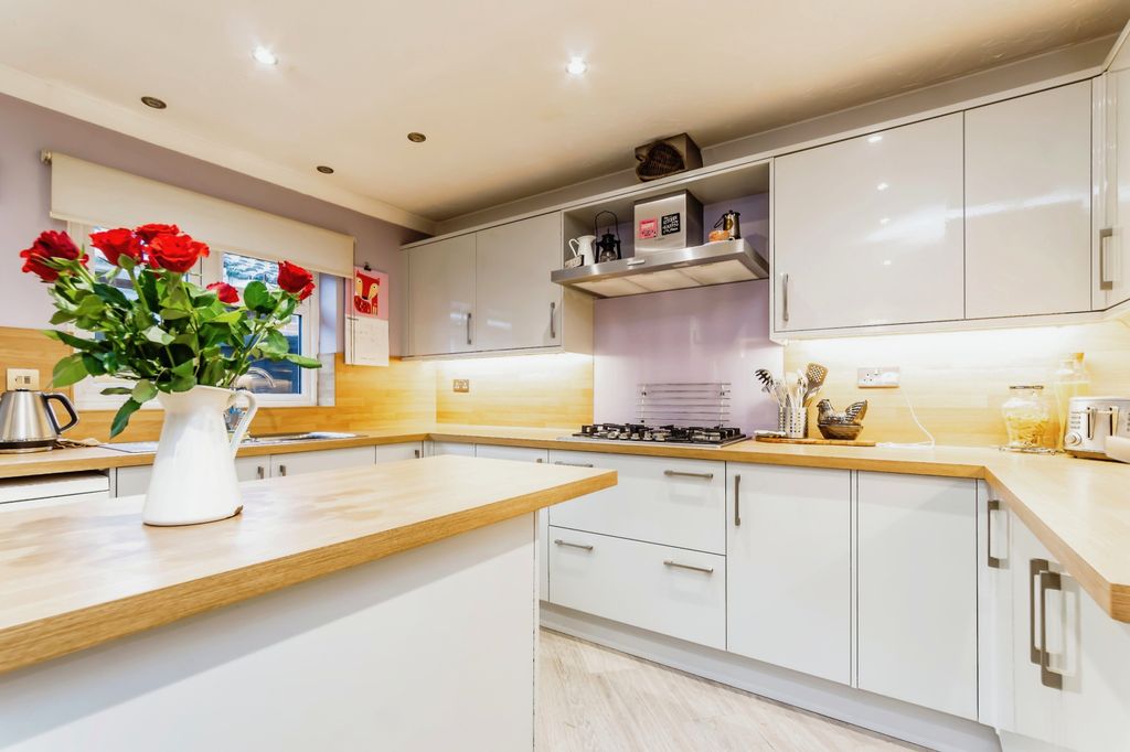 Property photo 1 of 16 Photography