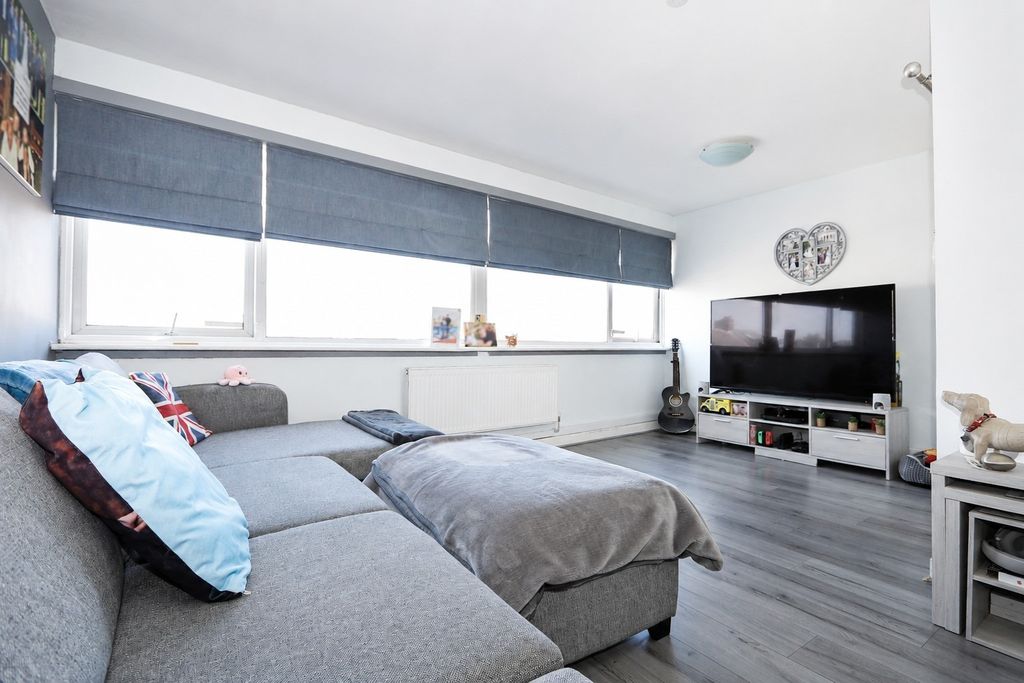 Property photo 1 of 11 5111942