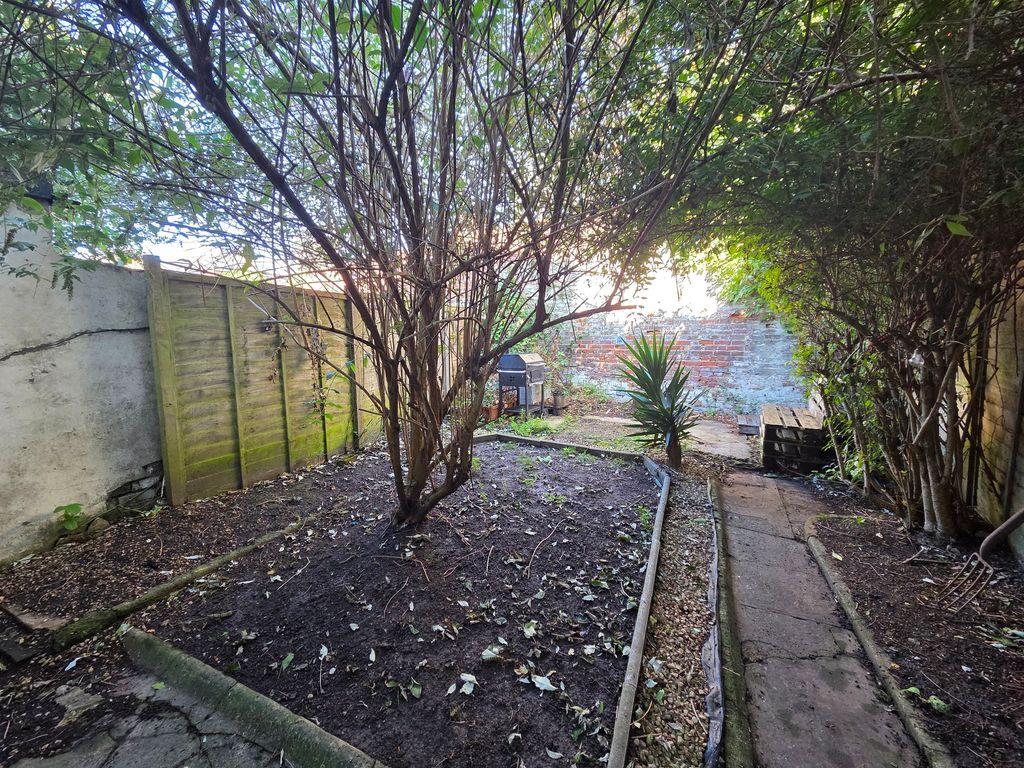 Property photo 2 of 7