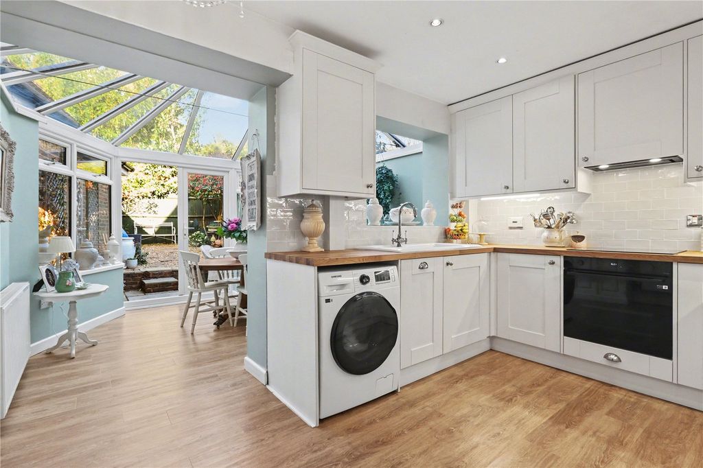 Property photo 3 of 20 Kitchen