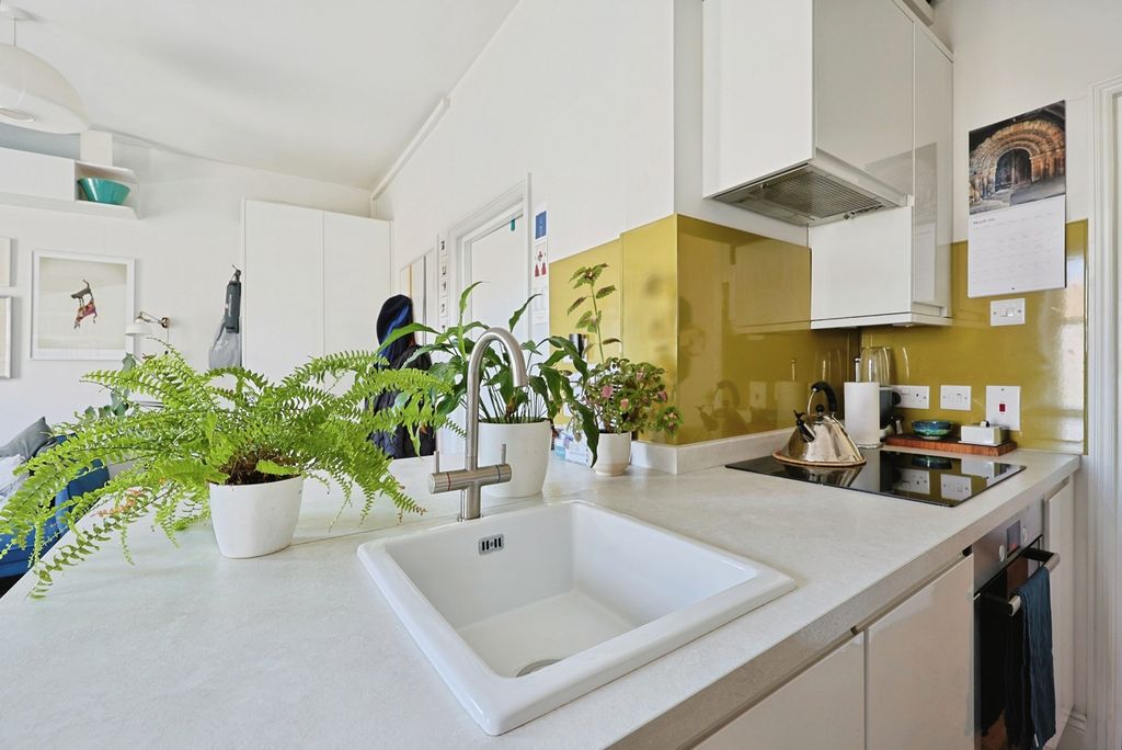 Property photo 2 of 16 Pbox-Img.Jpg