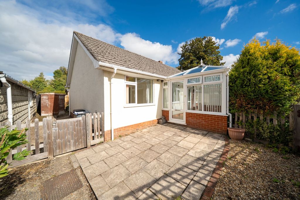 Property photo 1 of 29 Front/Conservatory