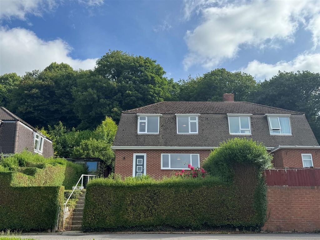 Property photo 1 of 31